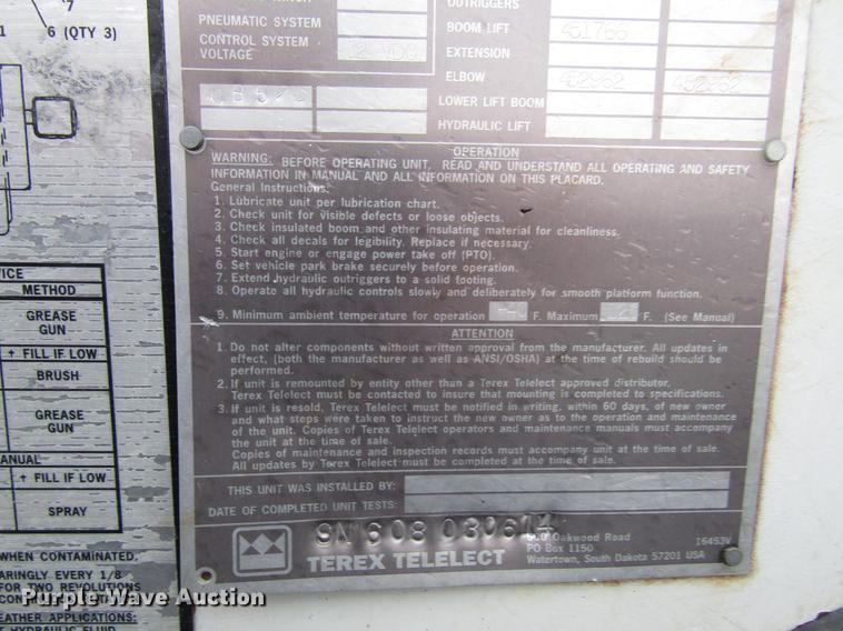 image for item DB6899 2006 International 4400 bucket truck