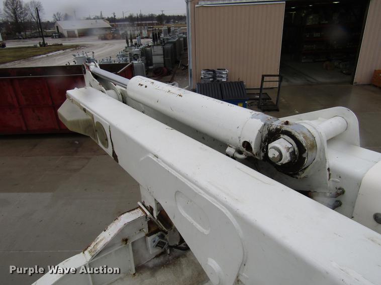 image for item DB6899 2006 International 4400 bucket truck