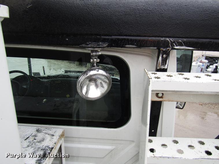 image for item DB6899 2006 International 4400 bucket truck