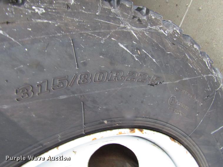 image for item DB6899 2006 International 4400 bucket truck