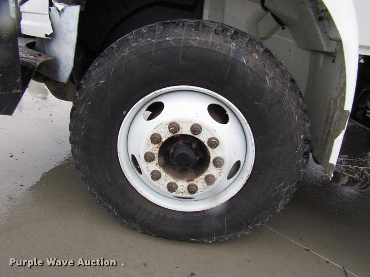 image for item DB6899 2006 International 4400 bucket truck