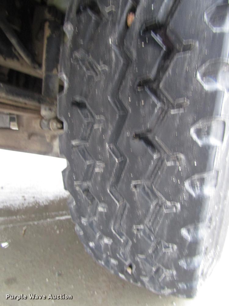 image for item DB6899 2006 International 4400 bucket truck