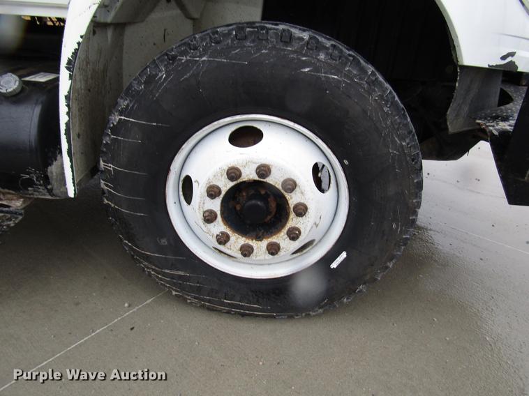 image for item DB6899 2006 International 4400 bucket truck