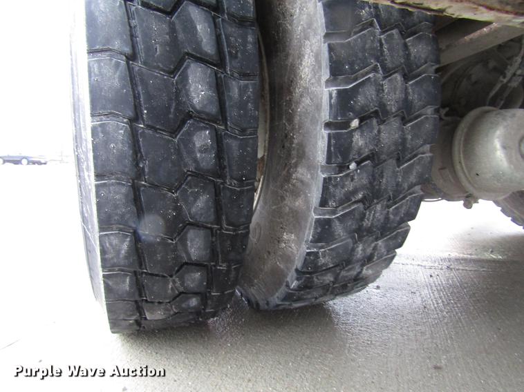 image for item DB6899 2006 International 4400 bucket truck