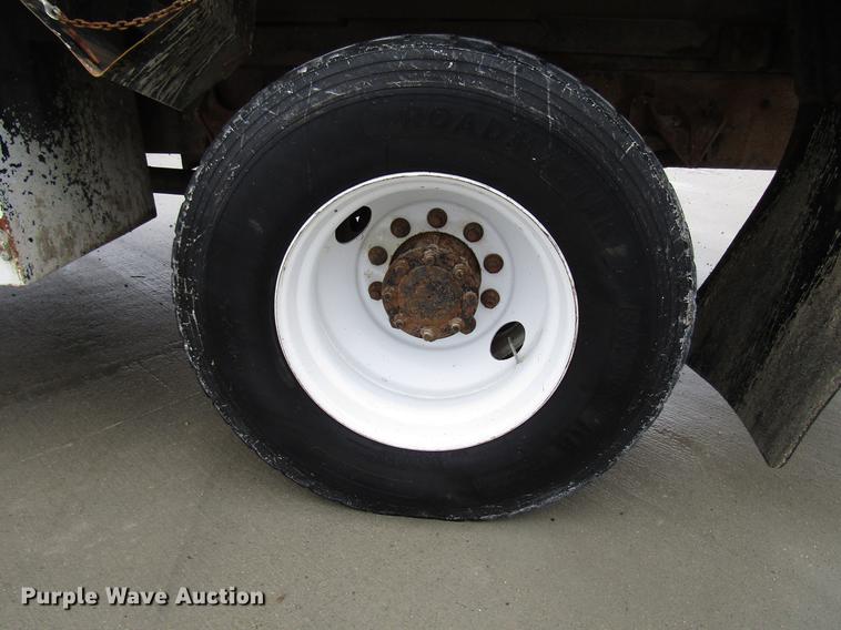 image for item DB6899 2006 International 4400 bucket truck