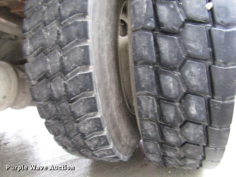 image for item DB6899 2006 International 4400 bucket truck