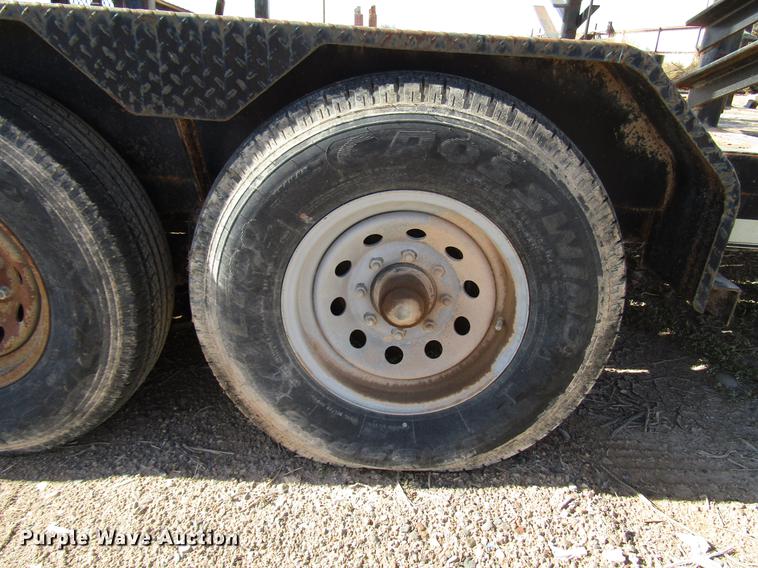 image for item DB6918 2007 Apache utility trailer