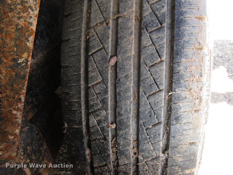 image for item DB6918 2007 Apache utility trailer