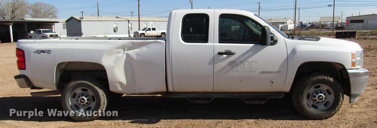 image for item DB6922 2011 Chevrolet Silverado 2500HD Ext. Cab pickup truck