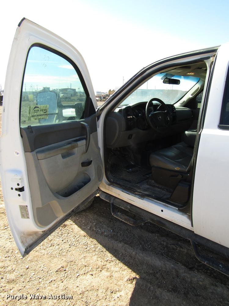 image for item DB6922 2011 Chevrolet Silverado 2500HD Ext. Cab pickup truck