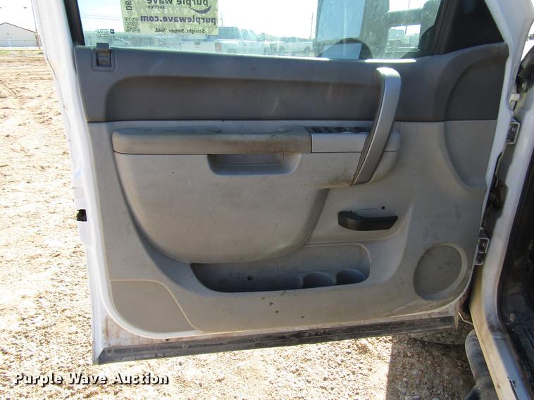 image for item DB6922 2011 Chevrolet Silverado 2500HD Ext. Cab pickup truck