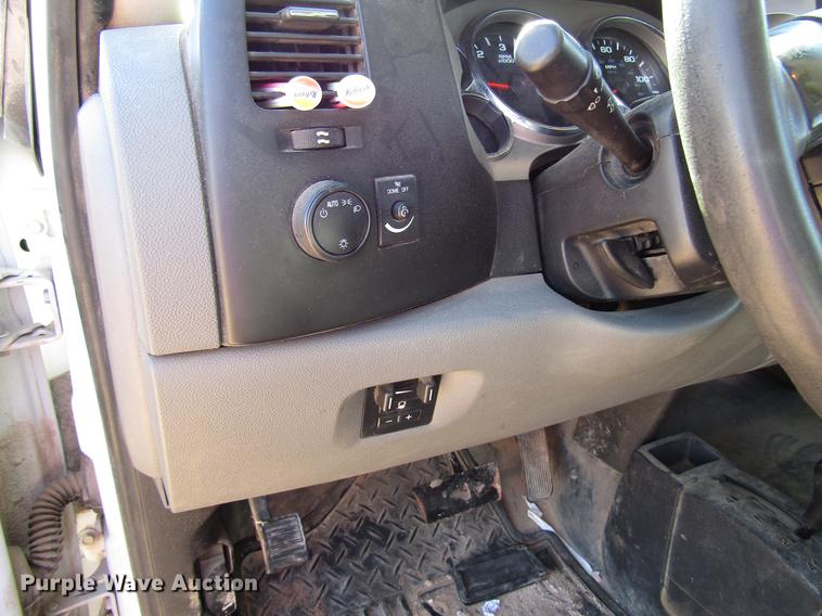 image for item DB6922 2011 Chevrolet Silverado 2500HD Ext. Cab pickup truck