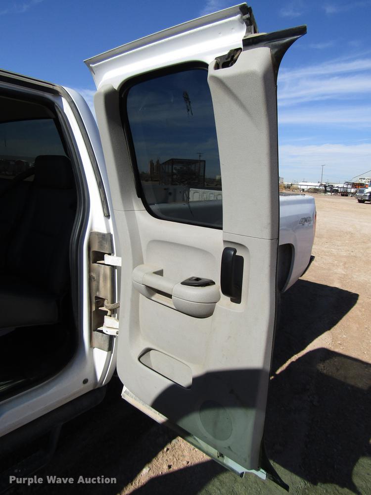 image for item DB6922 2011 Chevrolet Silverado 2500HD Ext. Cab pickup truck