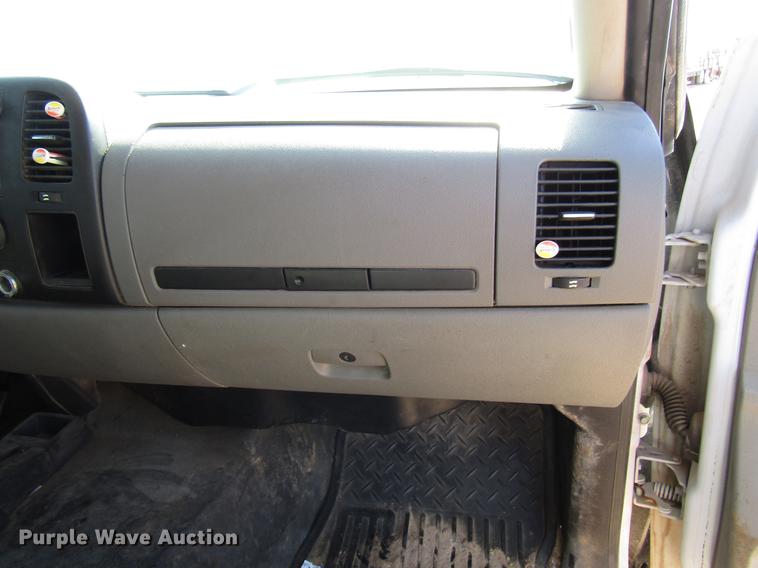 image for item DB6922 2011 Chevrolet Silverado 2500HD Ext. Cab pickup truck