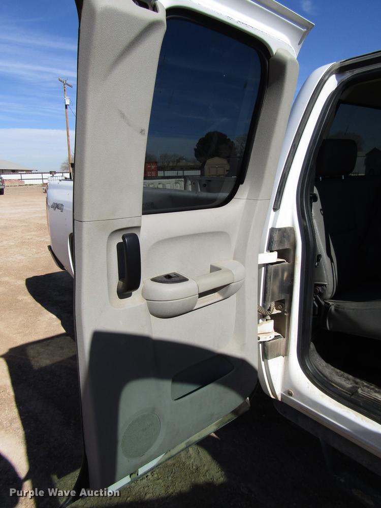 image for item DB6922 2011 Chevrolet Silverado 2500HD Ext. Cab pickup truck