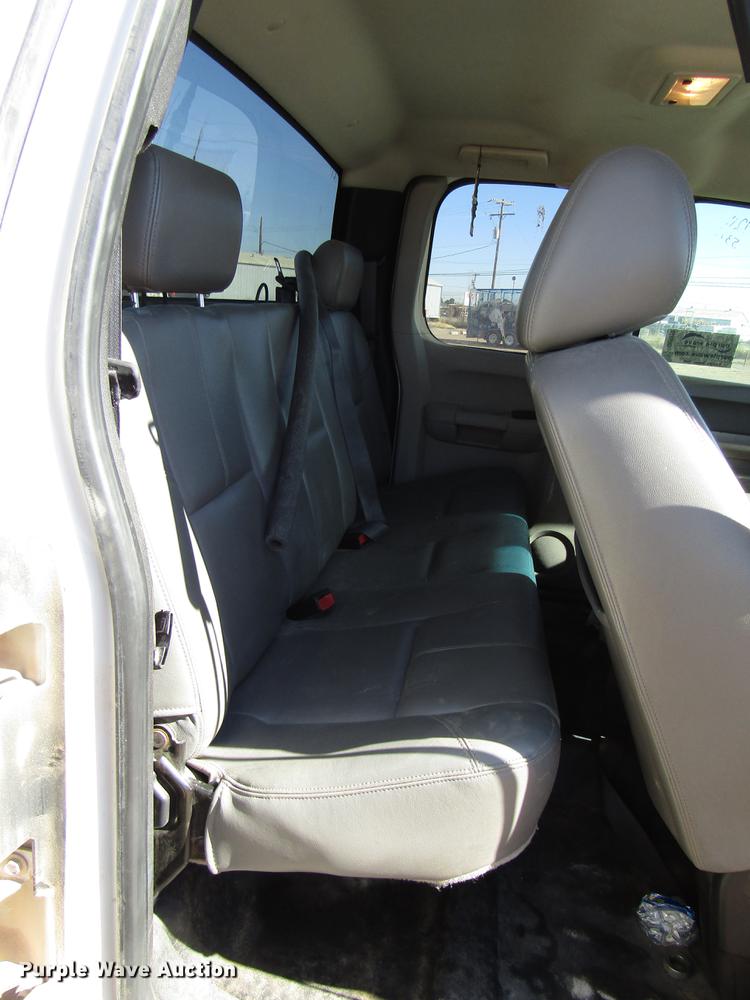 image for item DB6922 2011 Chevrolet Silverado 2500HD Ext. Cab pickup truck