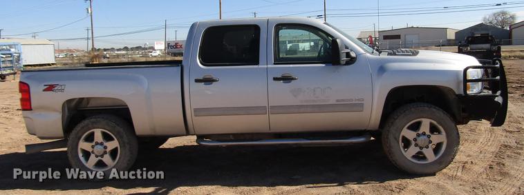 image for item DB6923 2012 Chevrolet Silverado 2500HD Crew Cab pickup truck