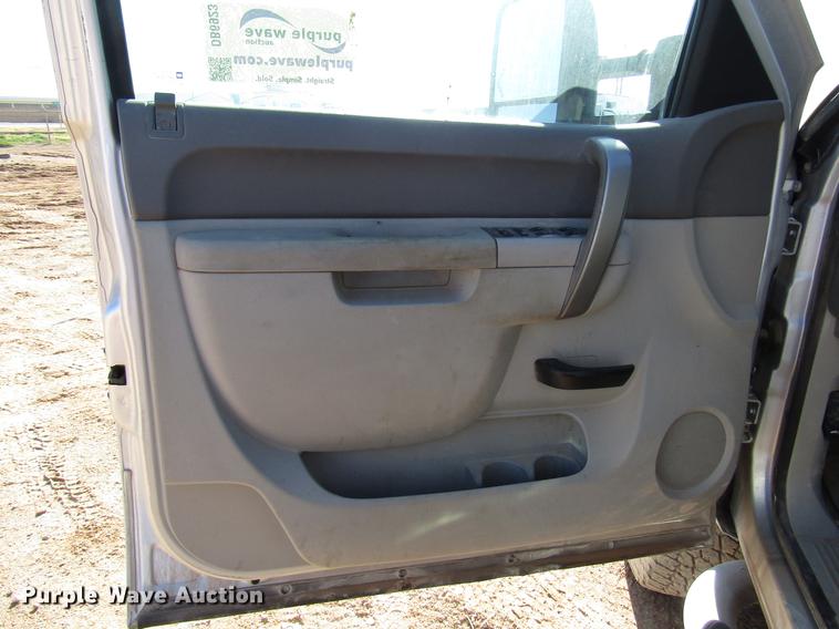 image for item DB6923 2012 Chevrolet Silverado 2500HD Crew Cab pickup truck