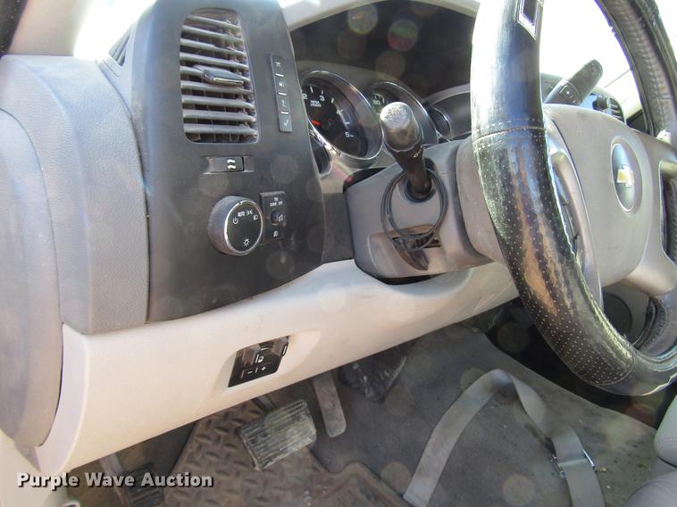 image for item DB6923 2012 Chevrolet Silverado 2500HD Crew Cab pickup truck