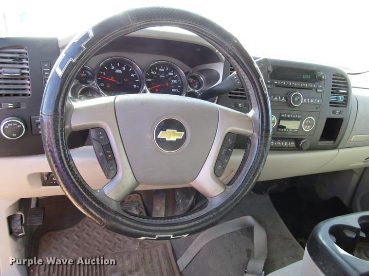 image for item DB6923 2012 Chevrolet Silverado 2500HD Crew Cab pickup truck