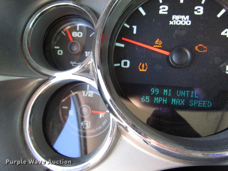 image for item DB6923 2012 Chevrolet Silverado 2500HD Crew Cab pickup truck