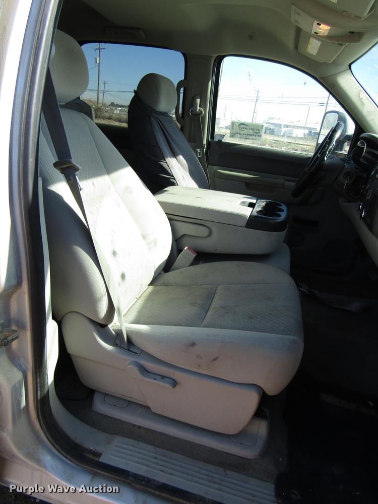 image for item DB6923 2012 Chevrolet Silverado 2500HD Crew Cab pickup truck