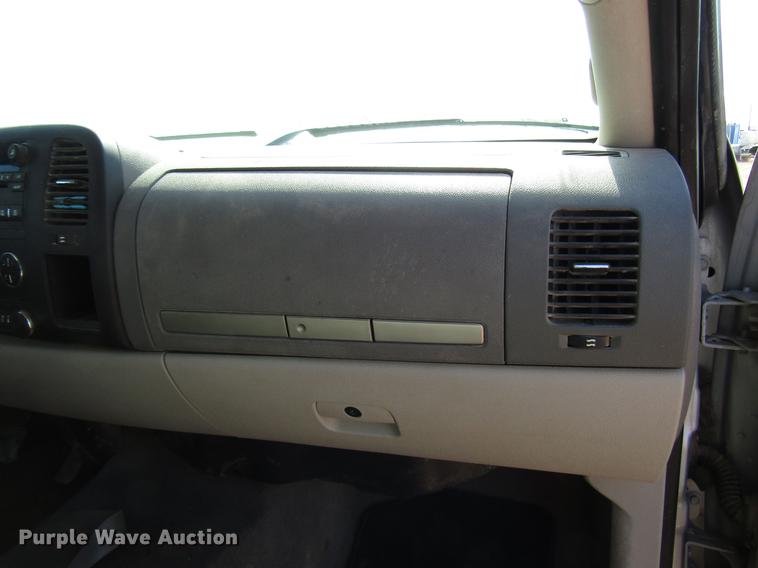 image for item DB6923 2012 Chevrolet Silverado 2500HD Crew Cab pickup truck