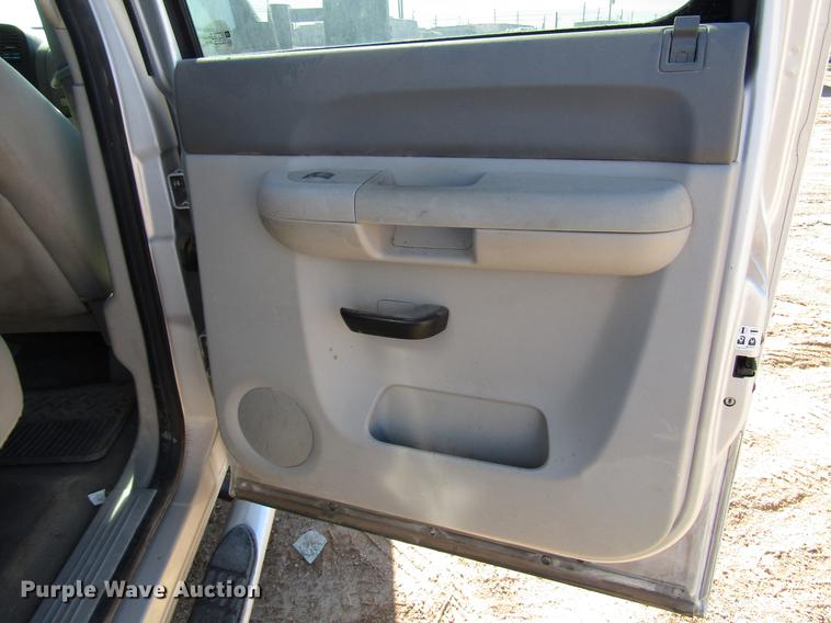 image for item DB6923 2012 Chevrolet Silverado 2500HD Crew Cab pickup truck