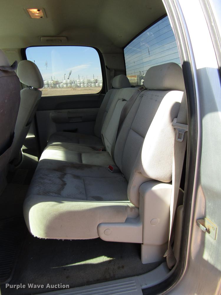 image for item DB6923 2012 Chevrolet Silverado 2500HD Crew Cab pickup truck