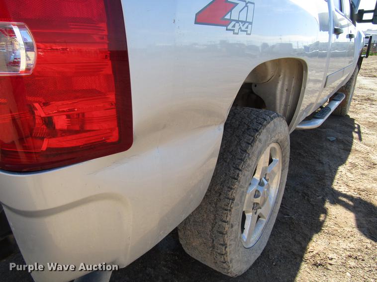 image for item DB6923 2012 Chevrolet Silverado 2500HD Crew Cab pickup truck