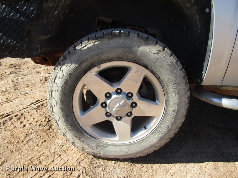 image for item DB6923 2012 Chevrolet Silverado 2500HD Crew Cab pickup truck