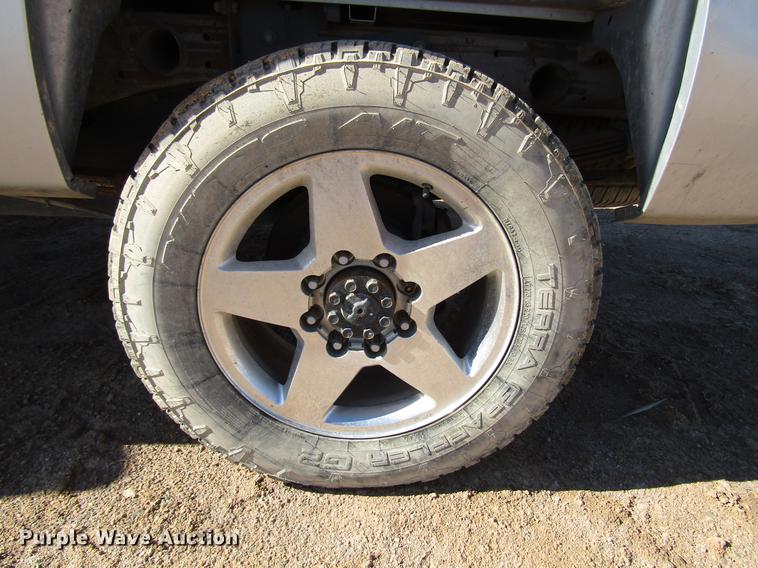 image for item DB6923 2012 Chevrolet Silverado 2500HD Crew Cab pickup truck