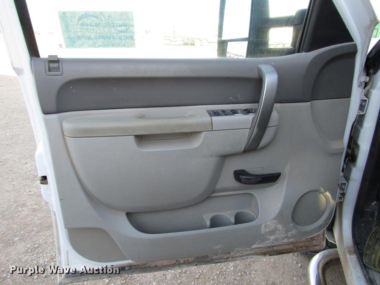 image for item DB6929 2011 GMC Sierra 2500HD Crew Cab pickup truck