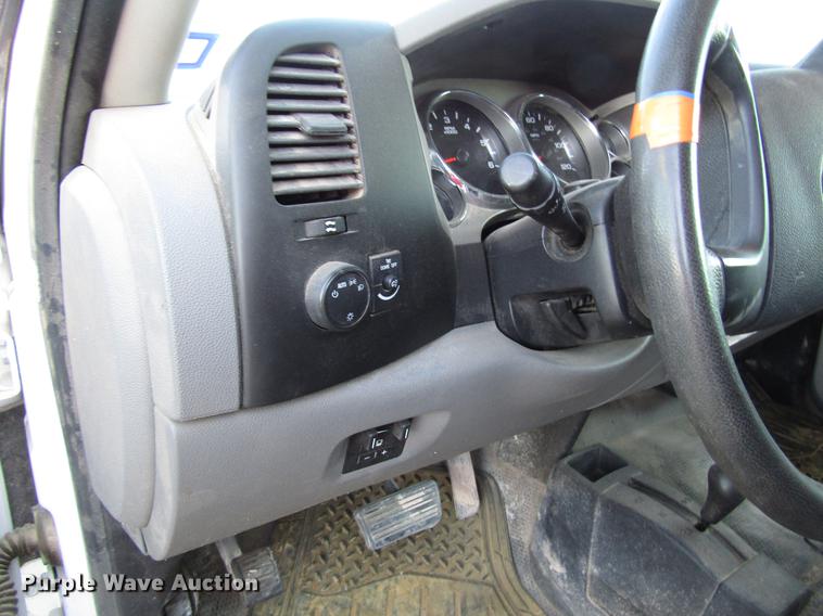 image for item DB6929 2011 GMC Sierra 2500HD Crew Cab pickup truck