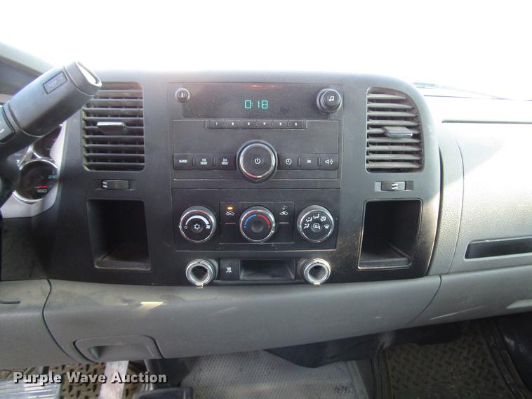 image for item DB6929 2011 GMC Sierra 2500HD Crew Cab pickup truck