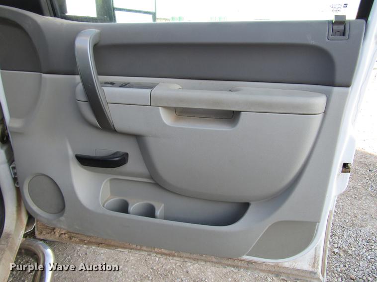 image for item DB6929 2011 GMC Sierra 2500HD Crew Cab pickup truck