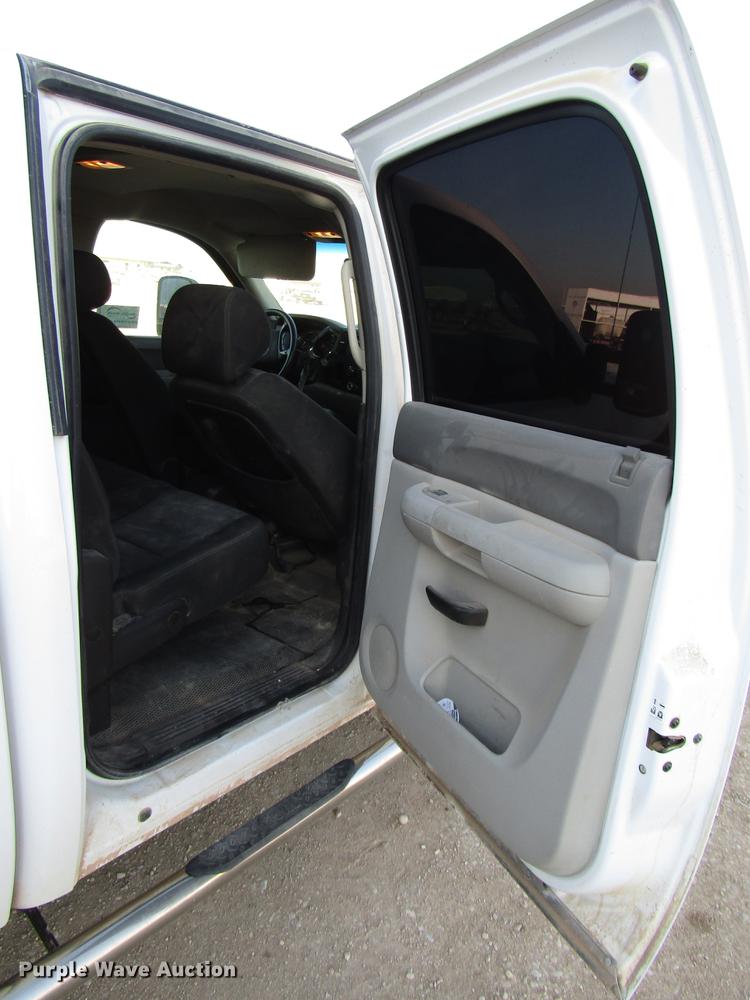 image for item DB6929 2011 GMC Sierra 2500HD Crew Cab pickup truck