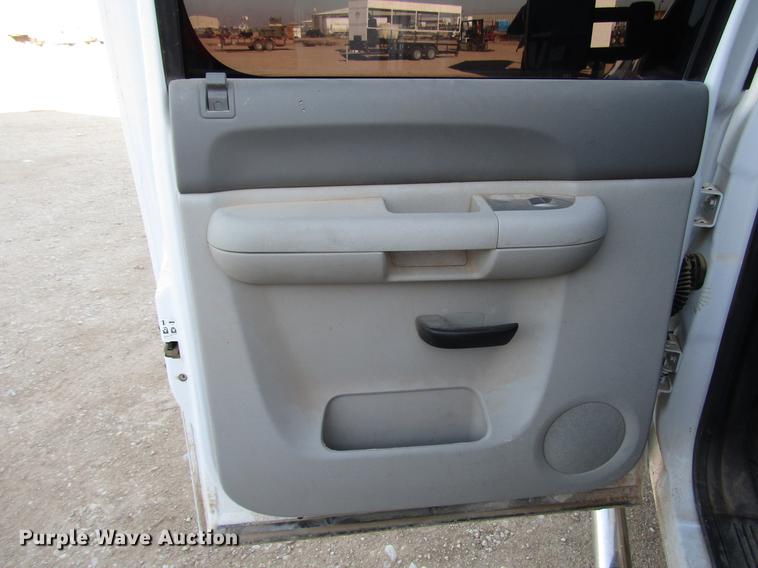 image for item DB6929 2011 GMC Sierra 2500HD Crew Cab pickup truck