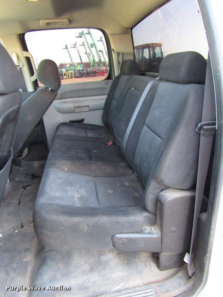 image for item DB6929 2011 GMC Sierra 2500HD Crew Cab pickup truck