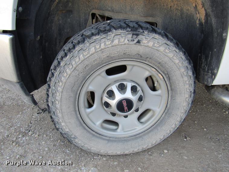 image for item DB6929 2011 GMC Sierra 2500HD Crew Cab pickup truck