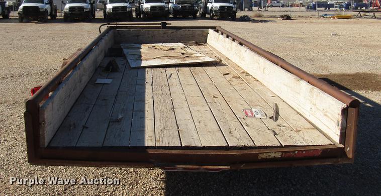 image for item DB6932 2006 Apache utility trailer