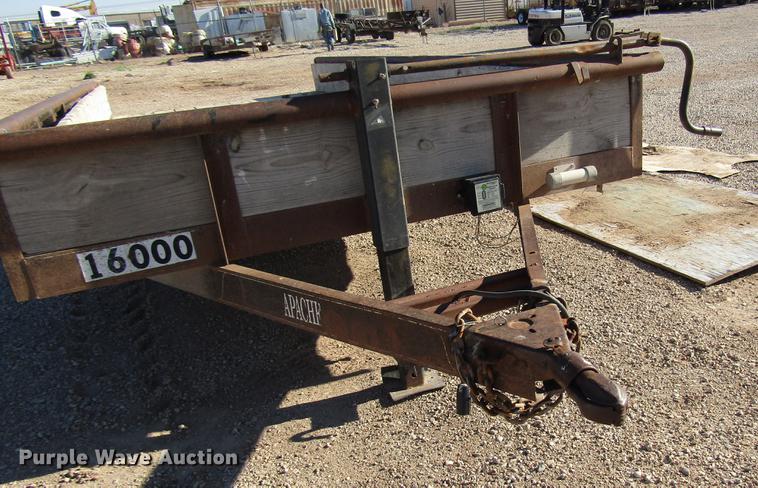image for item DB6932 2006 Apache utility trailer