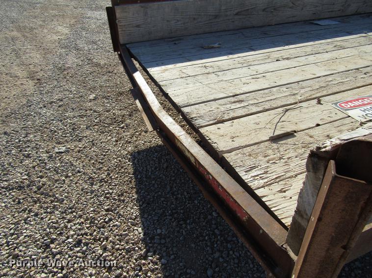 image for item DB6932 2006 Apache utility trailer