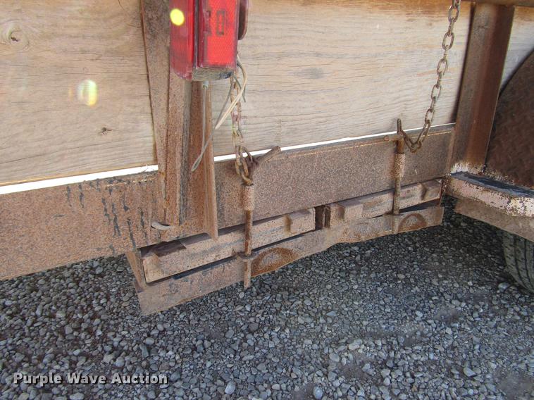 image for item DB6932 2006 Apache utility trailer