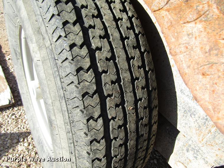 image for item DB6932 2006 Apache utility trailer