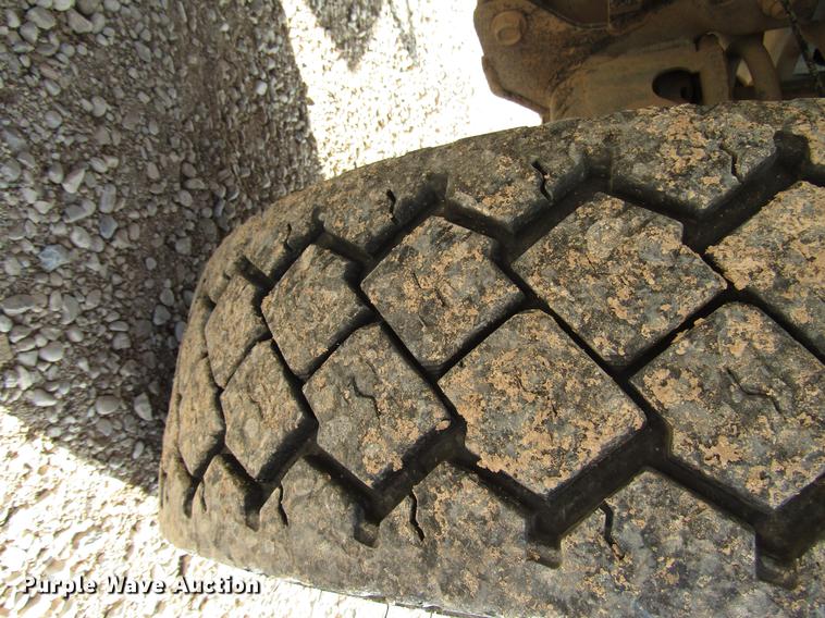 image for item DB6941 2011 Dodge Ram 5500 Crew Cab flatbed truck