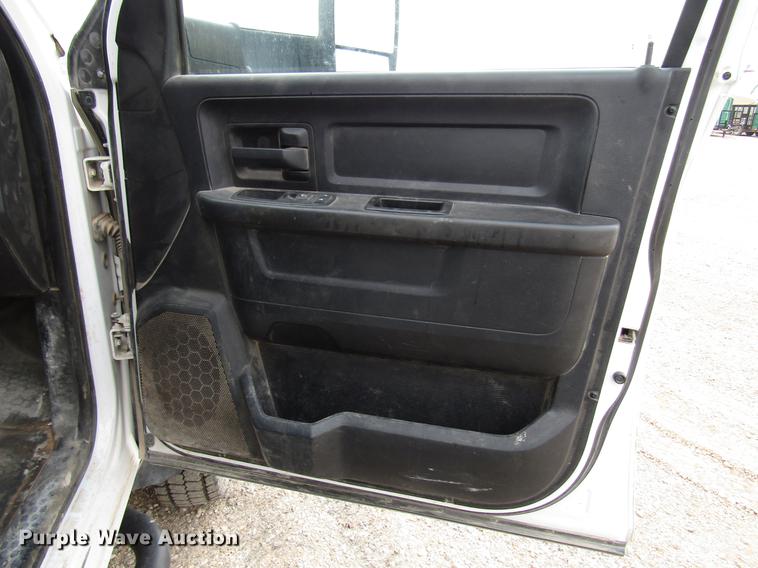 image for item DB6942 2014 Dodge Ram 5500 Crew Cab flatbed truck