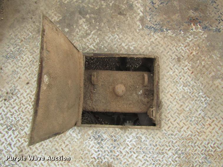 image for item DB6942 2014 Dodge Ram 5500 Crew Cab flatbed truck