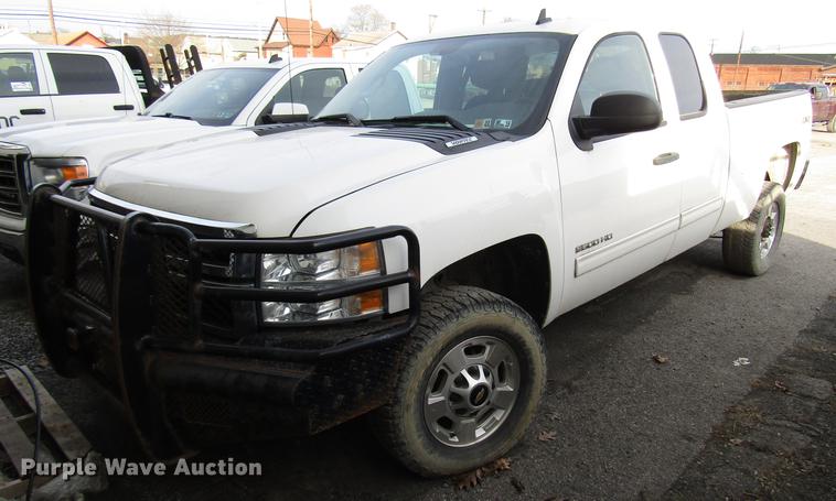 image for item DB6946 2011 Chevrolet Silverado 2500 Ext. Cab pickup truck