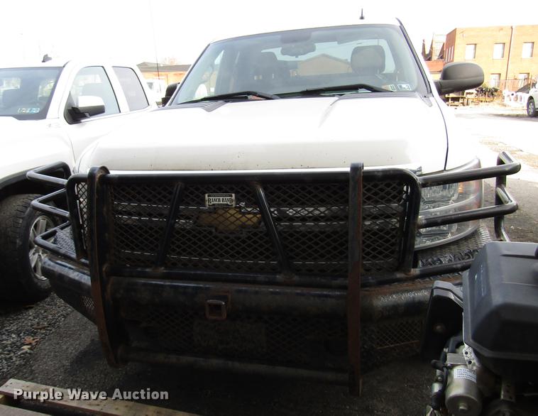 image for item DB6946 2011 Chevrolet Silverado 2500 Ext. Cab pickup truck